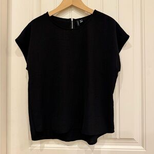 Vero Moda Black Shift Blouse with Zipper Detail at Back Neck. Size M